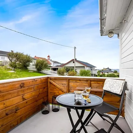 Holiday home Nesheim Alnes